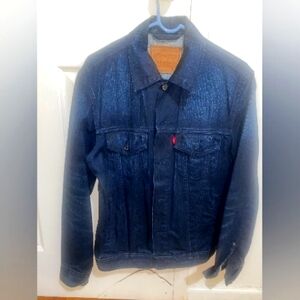 Levi’s vintage denim jacket (sz-M) 100% Authentic